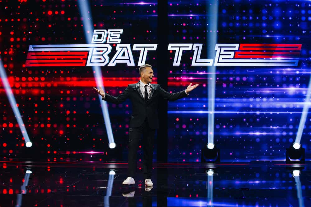 Peter van de Veire als presentator De Battle